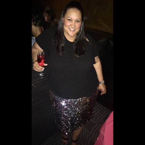 Meet your Posher, Rissa 🤗 - Picture 2 of 4